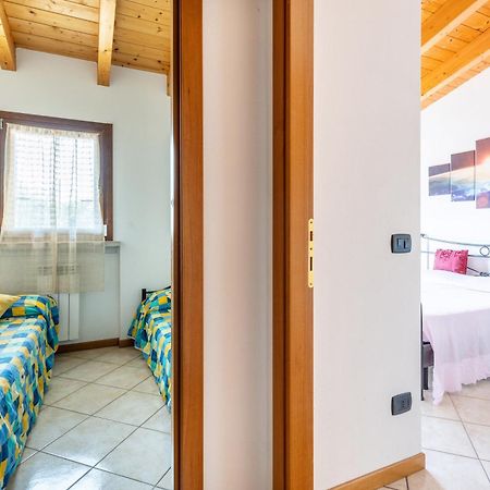 Residence La Corte Near Gardaland Кастелнуово дел Гарда Екстериор снимка