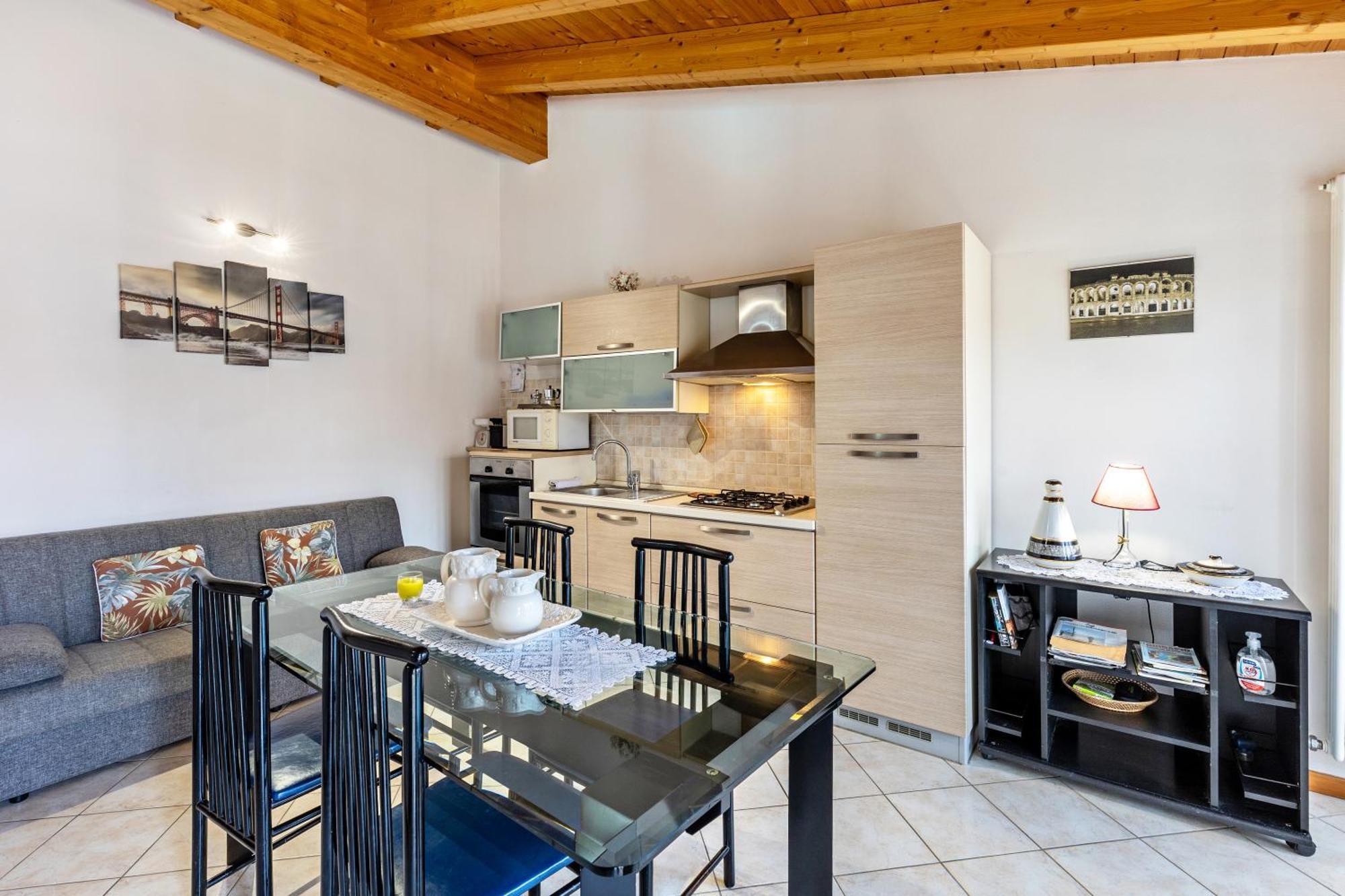 Residence La Corte Near Gardaland Кастелнуово дел Гарда Екстериор снимка