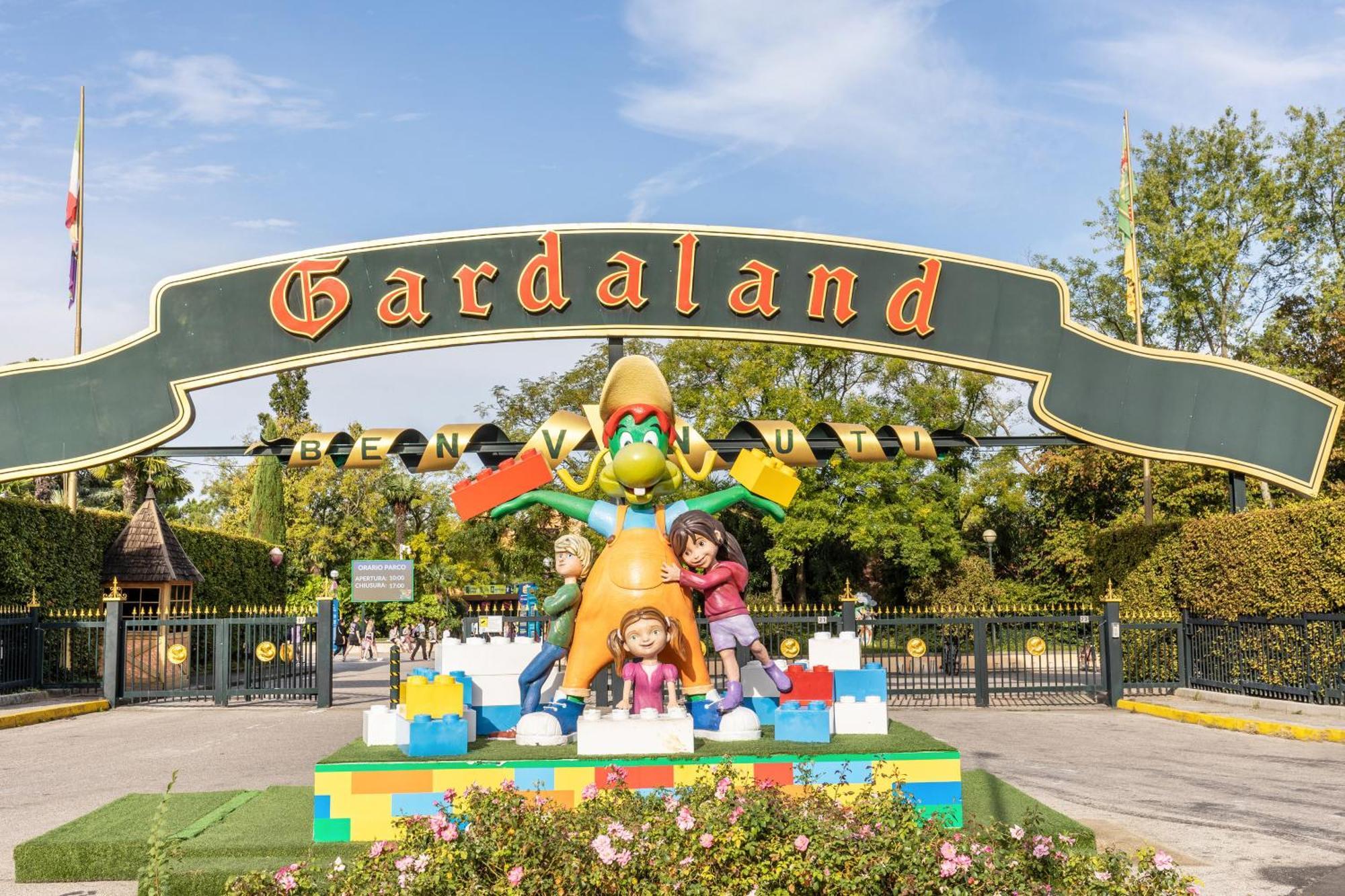 Residence La Corte Near Gardaland Кастелнуово дел Гарда Екстериор снимка