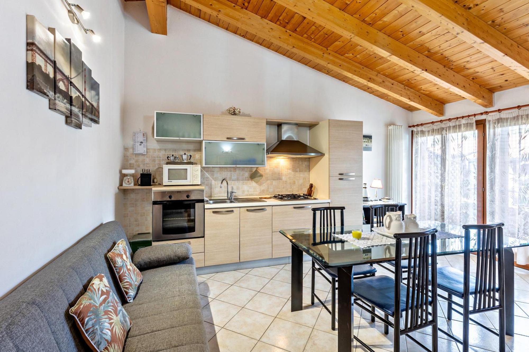 Residence La Corte Near Gardaland Кастелнуово дел Гарда Екстериор снимка